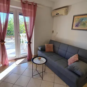 https://apartment-nevenka-krk-island.primorje-gorskikotar.com