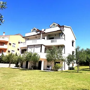 apartments-ana-medulin.in-istria.net/